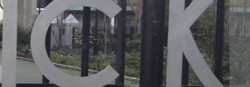 The kerning & the fence